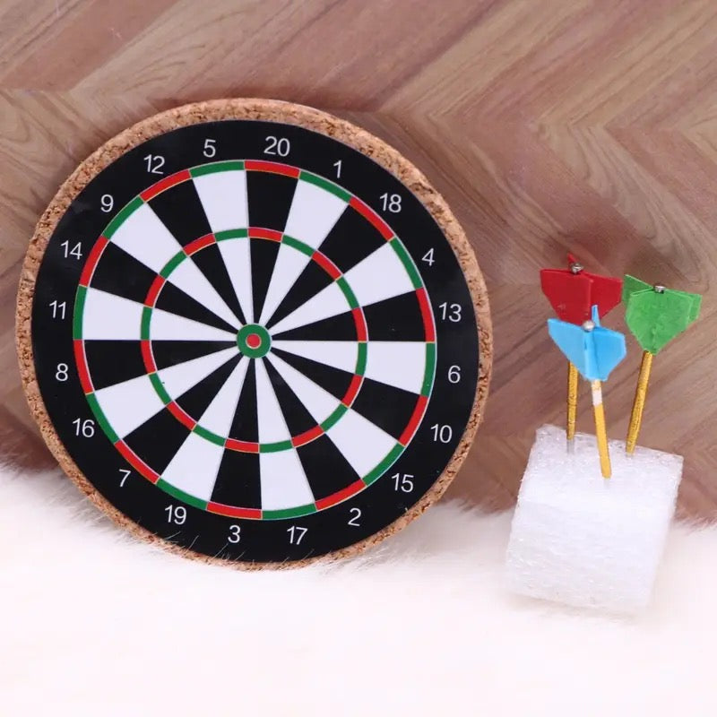 Mini Elf Dartboard & Darts Game